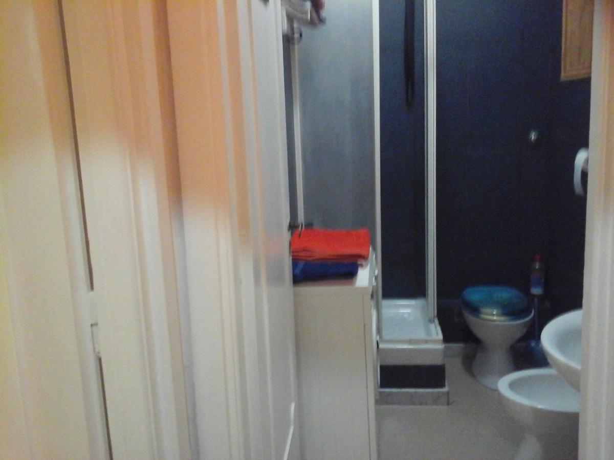 B&B Near Metro' Central Line - Only Wc In The Rooms 15 Minutes To Termini Station 20 To Spagna Square - In The Night Bus Róma Kültér fotó