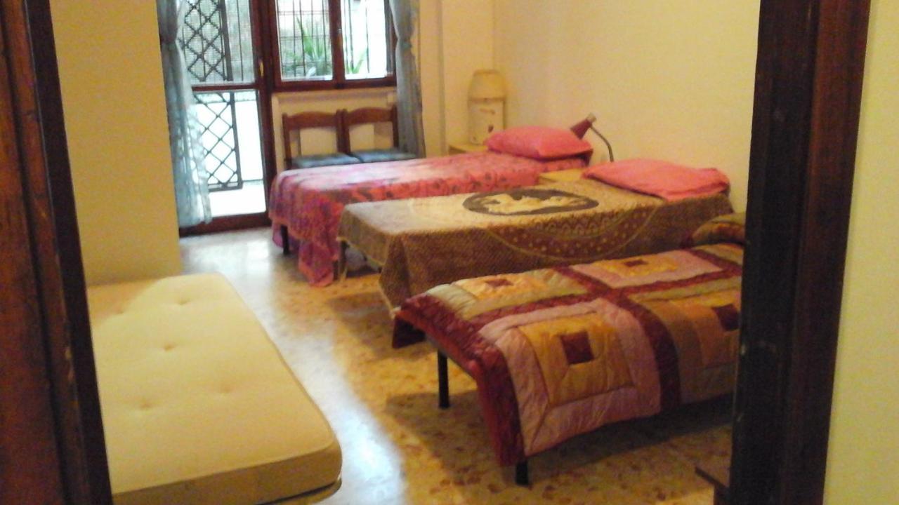 B&B Near Metro' Central Line - Only Wc In The Rooms 15 Minutes To Termini Station 20 To Spagna Square - In The Night Bus Róma Kültér fotó